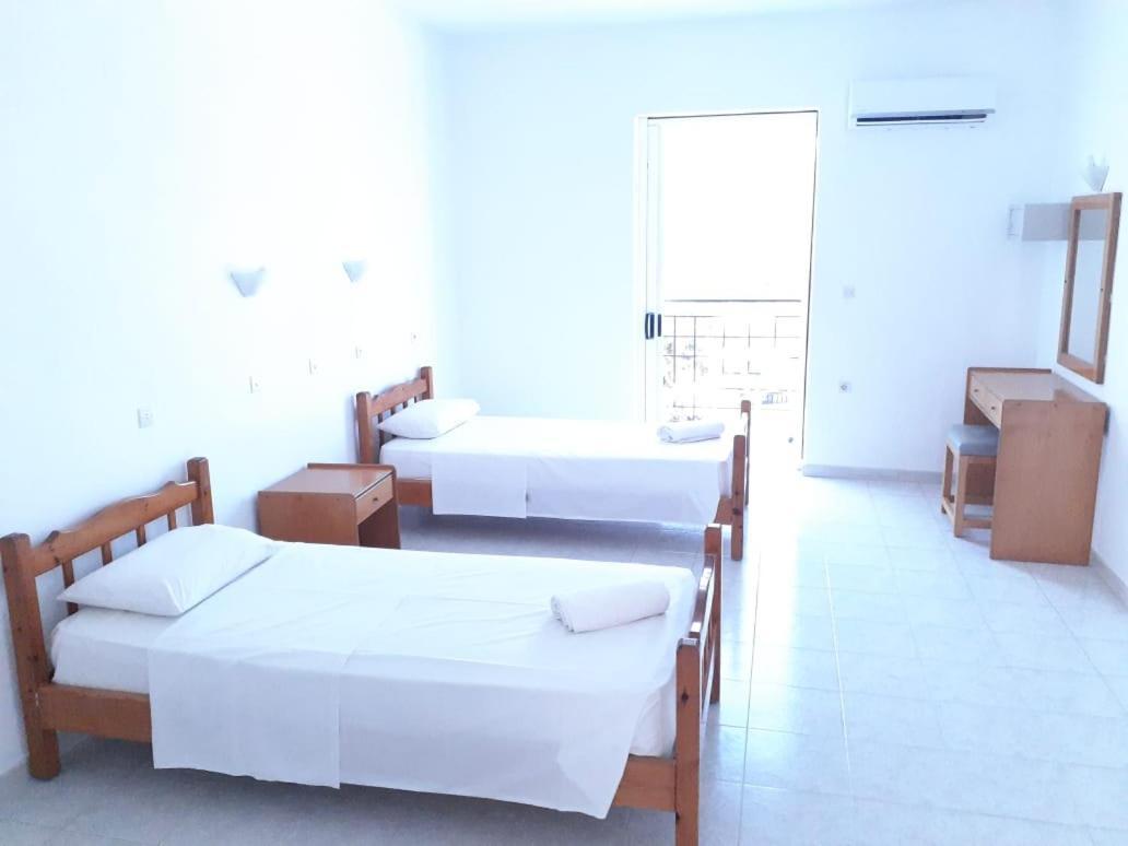 Marianthi & Hotell Pefki