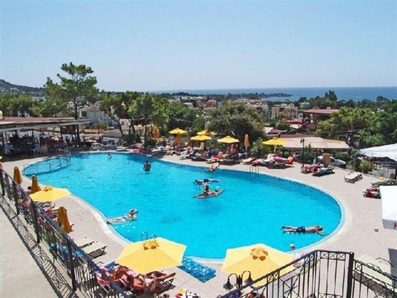 Marianthi & Hotell 3*
