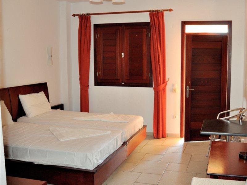 Marianthi & Hotell Pefki